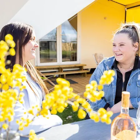Familiepark Vredeoord Lüks kamp alanı *